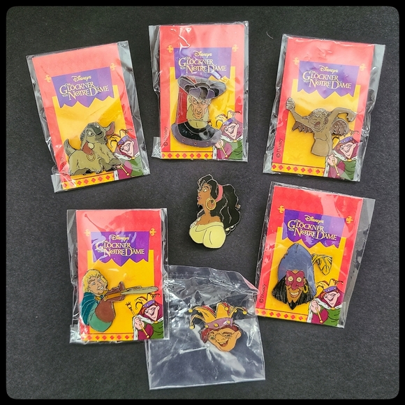 Disney Hunchback of Notre Dame ProPins - Picture 1 of 15